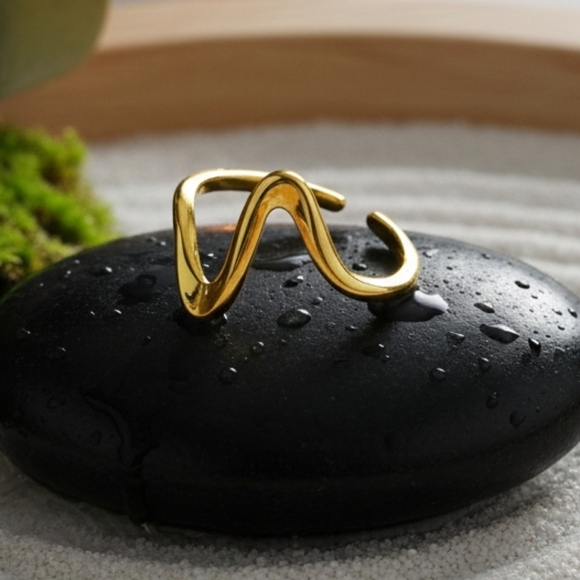 Wave 18K Gold Plated Stainless Steel Elegant Minimalist Adjustable Ring 🌊 - Picture 6 of 12